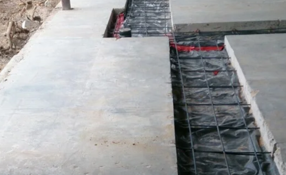 Concrete finishing crew — smooth trowel finish for slab (11)